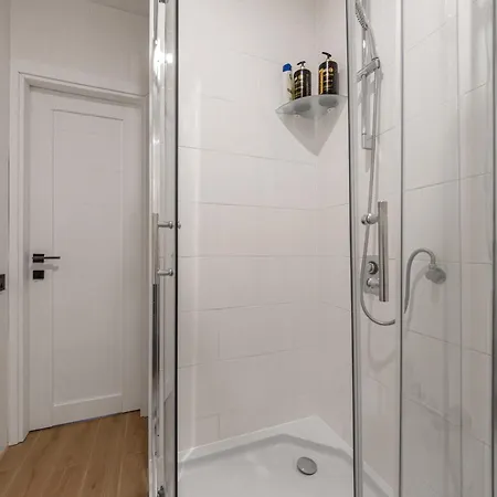 Котедж Freeman-3 Триповерховий Будинок Для 10Гостей