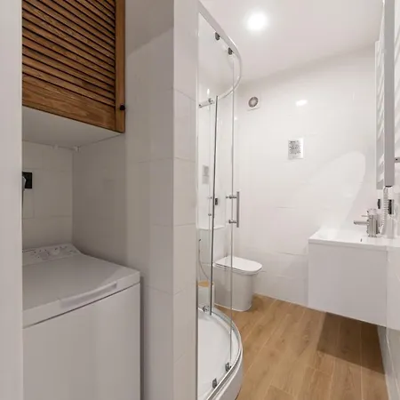 Alpstuga Freeman - цілий триповерховий будинок з альтанкою та грилем для 10гостей