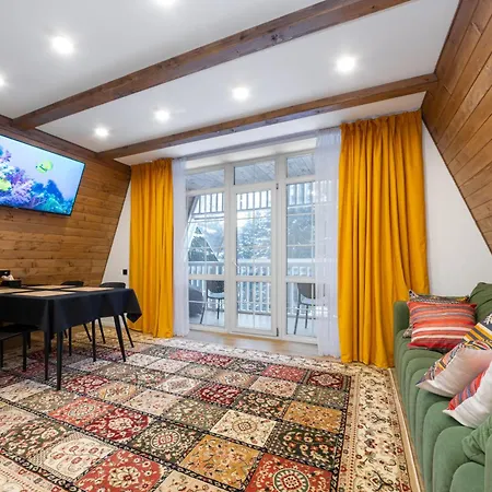 Freeman - цілий триповерховий будинок з альтанкою та грилем для 10гостей