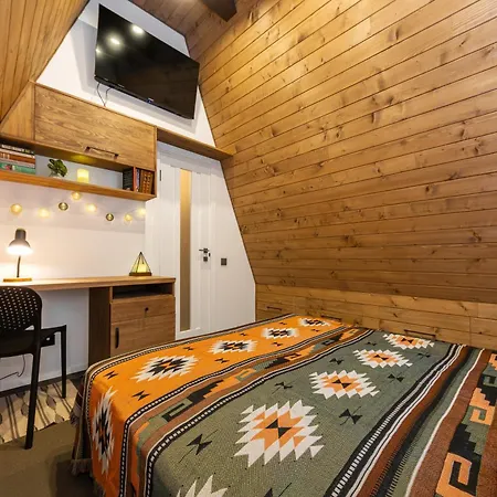 Freeman - цілий триповерховий будинок з альтанкою та грилем для 10гостей *