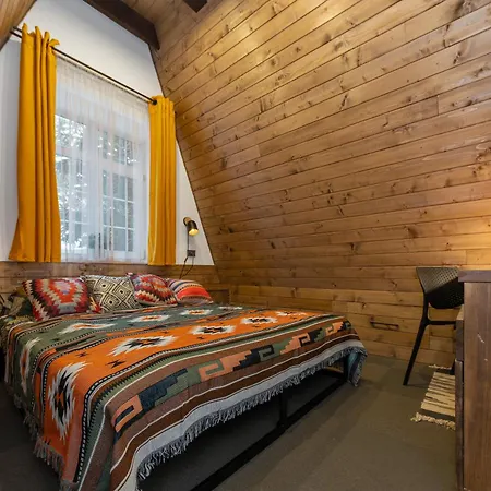 Freeman - цілий триповерховий будинок з альтанкою та грилем для 10гостей * Bukovel