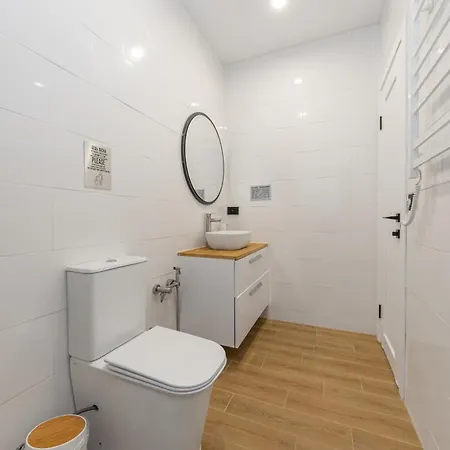 Freeman - цілий триповерховий будинок з альтанкою та грилем для 10гостей Chalet Bukovel