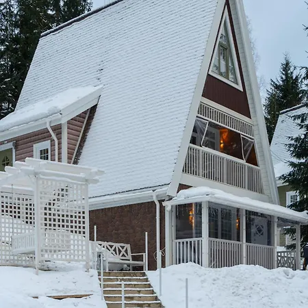 Freeman - цілий триповерховий будинок з альтанкою та грилем для 10гостей Bukovel