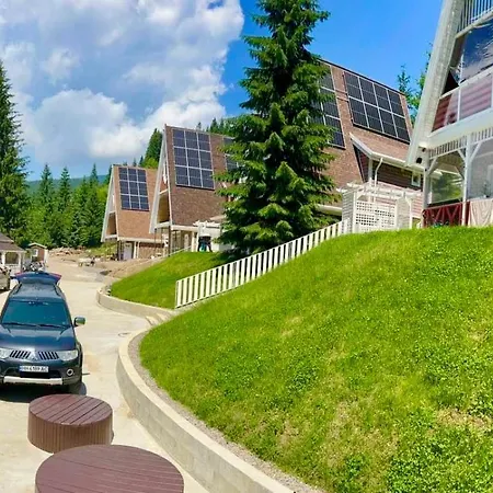 Freeman - цілий триповерховий будинок з альтанкою та грилем для 10гостей * Bukovel