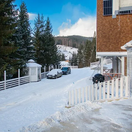 Freeman - цілий триповерховий будинок з альтанкою та грилем для 10гостей *