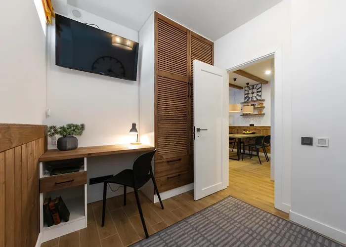 Freeman-3 триповерховий будинок для 10гостей Chalet *