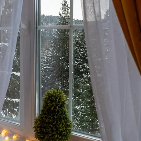 Alpstuga Freeman-3 весь триповерховий для 10гостей