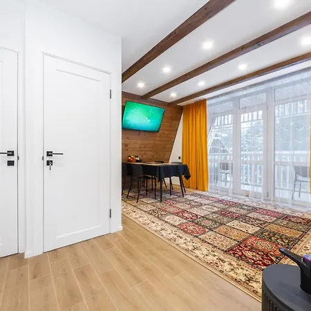 Alpstuga Freeman-3 весь триповерховий для 10гостей Bukovel